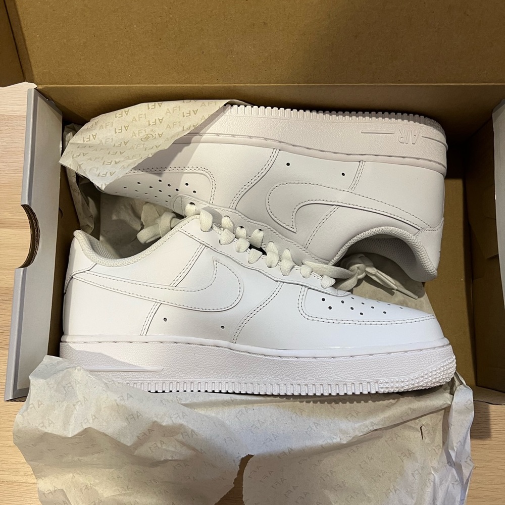 Nike Women’s Air Force 1 ‘07